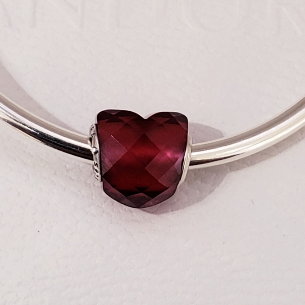 ❤️ Authentic Pandora ⭐️RETIRED⭐️ HEART CHARM
